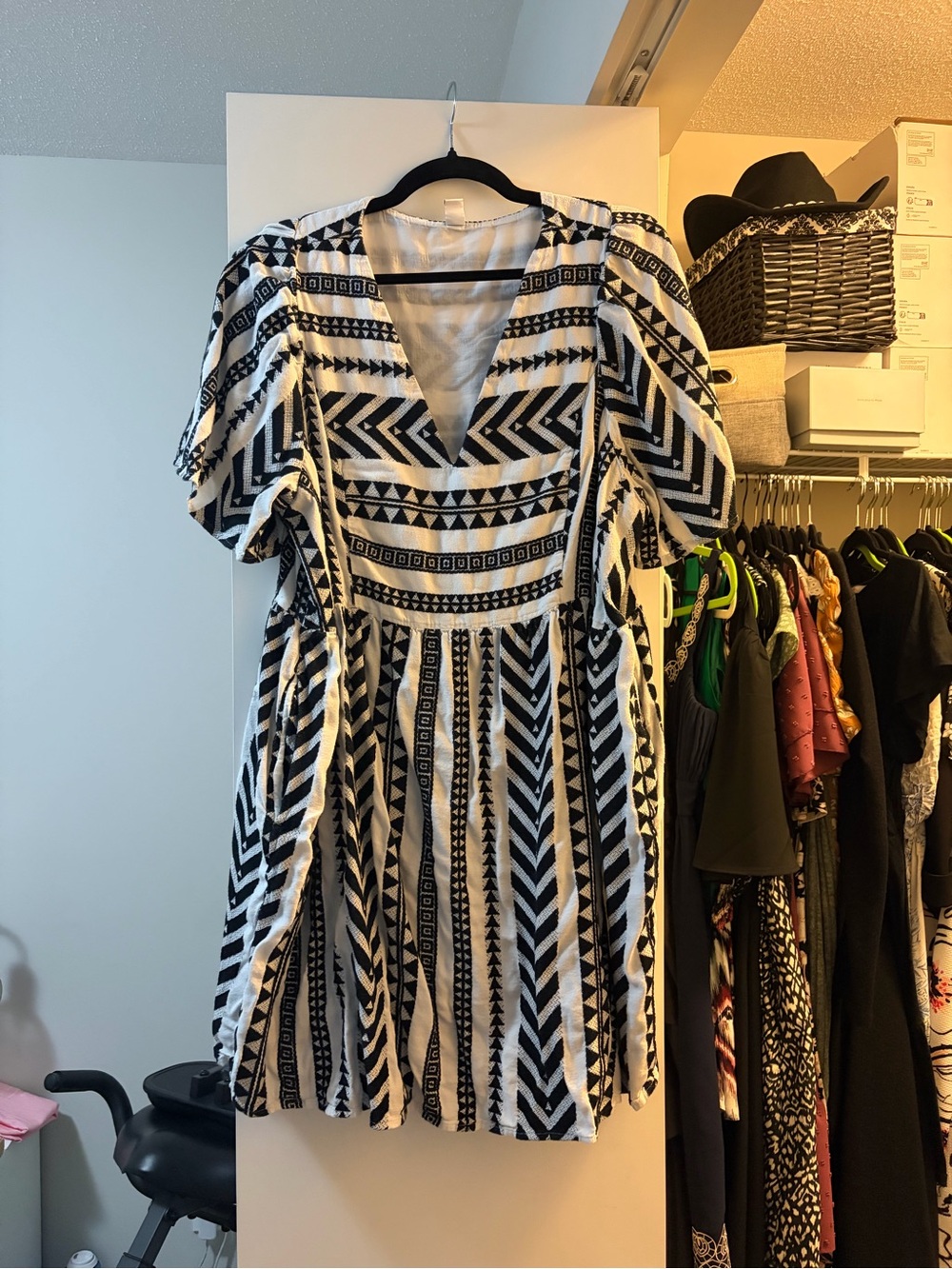 Old Navy Black & White Tribal-Print V-Neck Mini Dress